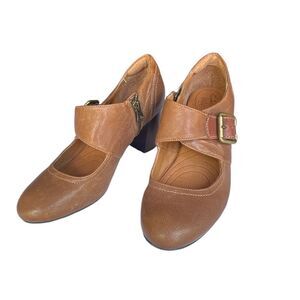 Clarks Indigo Women' Brown Leather Pump Size 6.5M Mary Jane Heels Vintage Style